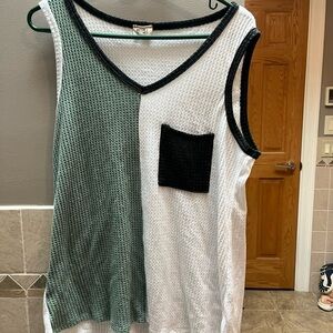Colorblock ladies tank size XL…..in good condition.